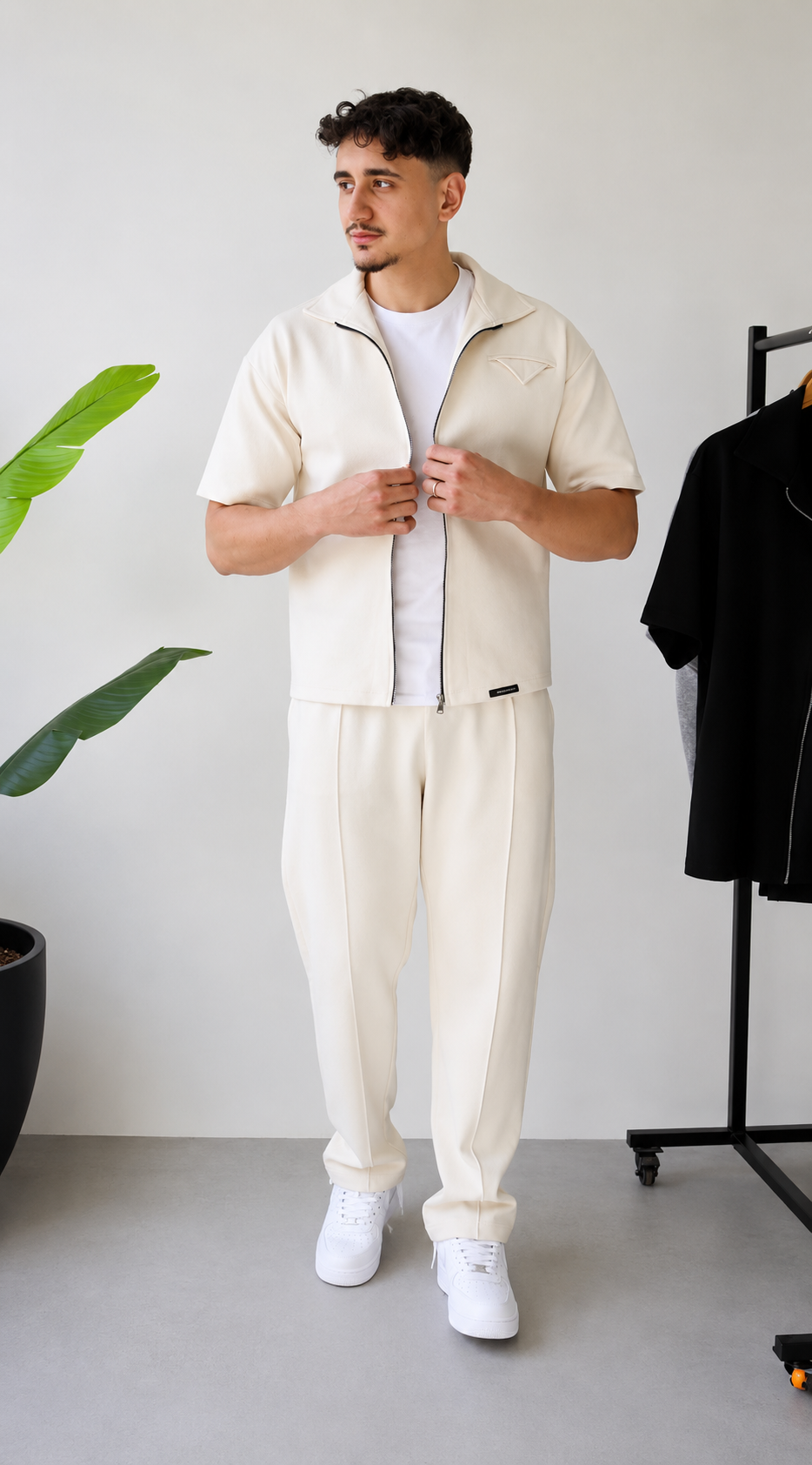 LI-103 | Crafted for the Modern Elite Regu