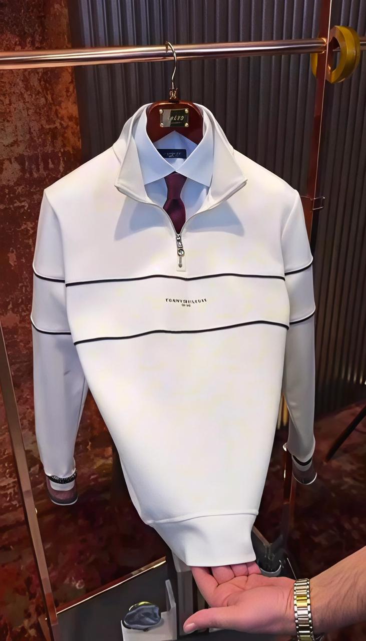 Luxury Half-Zip Pullover – Modern Winter Style (S7)